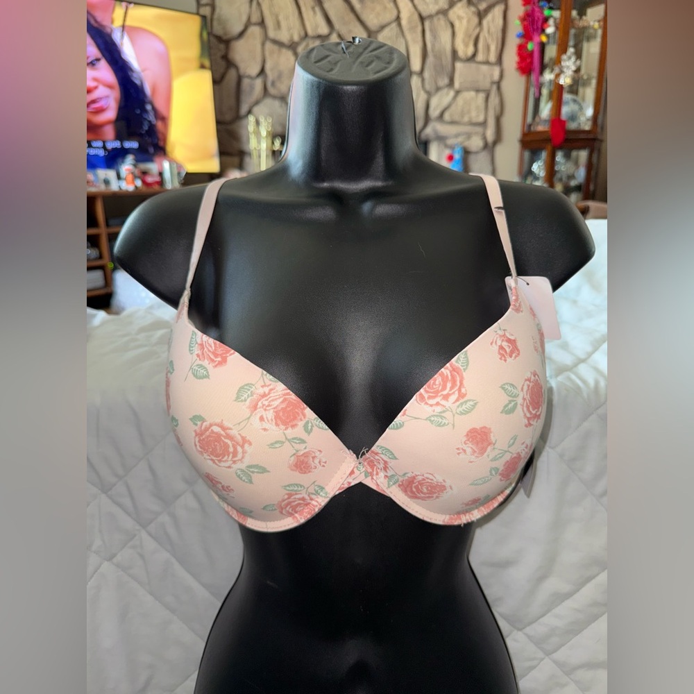 Kathy Ireland Intimates Brand New Seamless Underwire Bra